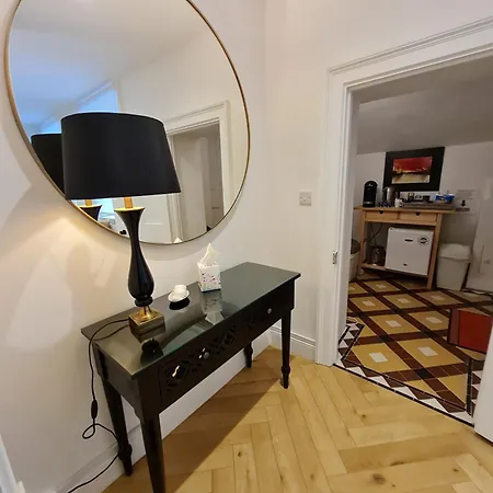Pembroke Guest دبلن