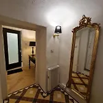 Pembroke Guest דירה *